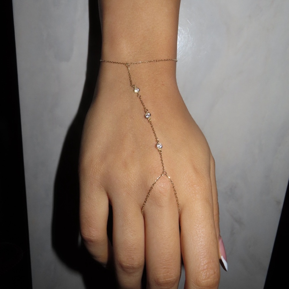 18k Solid Gold Hand Chain 100%Authentic - image 2